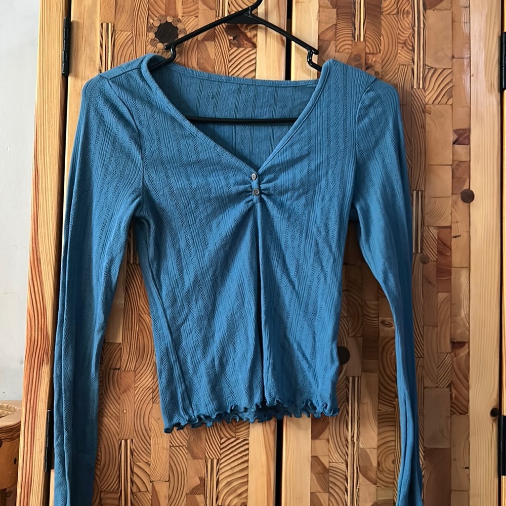 Pretty blue long sleeve